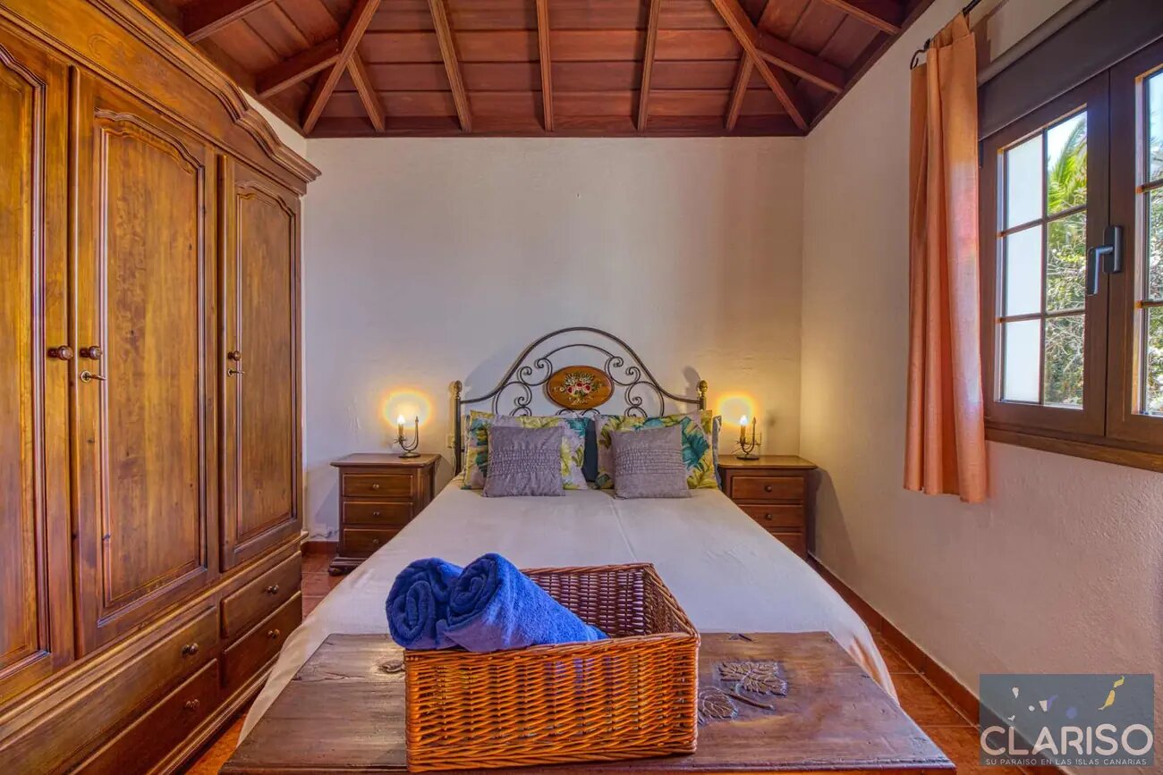 Villa El Rodadero: Ferienhaus mit verglaster Panoramaterrasse und Pool in Puntagorda auf La Palma
