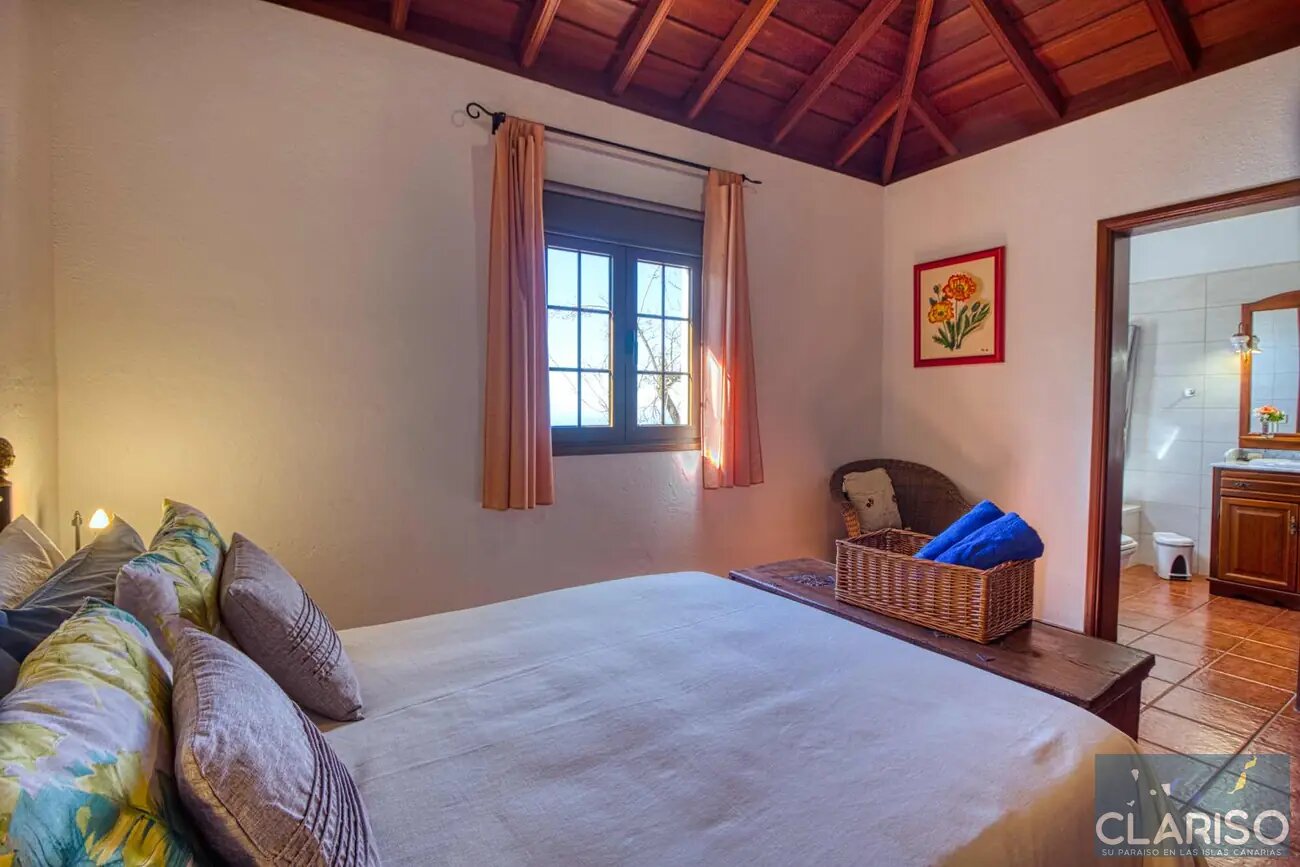 Villa El Rodadero: Ferienhaus mit verglaster Panoramaterrasse und Pool in Puntagorda auf La Palma