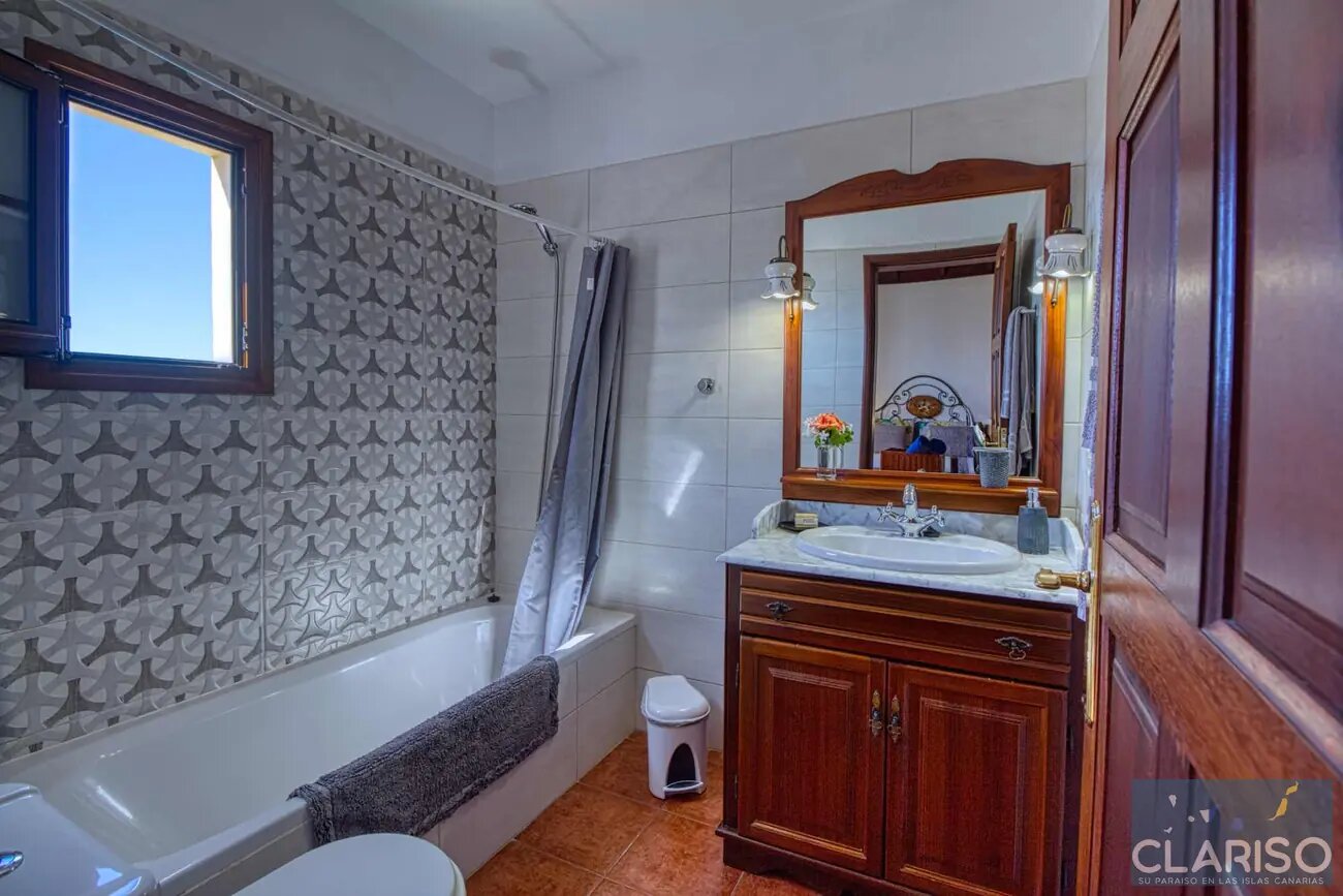 Villa El Rodadero: Ferienhaus mit verglaster Panoramaterrasse und Pool in Puntagorda auf La Palma