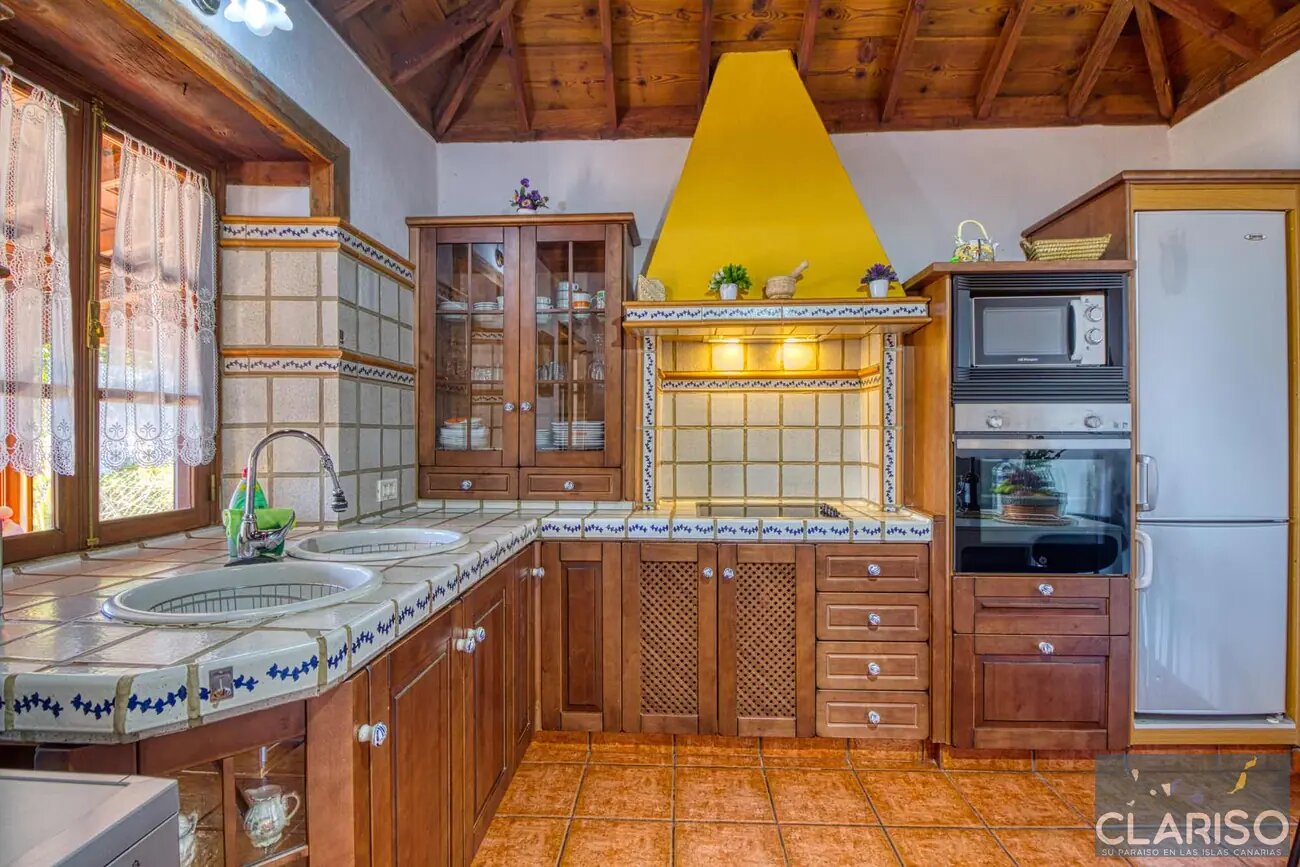Villa El Rodadero: Ferienhaus mit verglaster Panoramaterrasse und Pool in Puntagorda auf La Palma