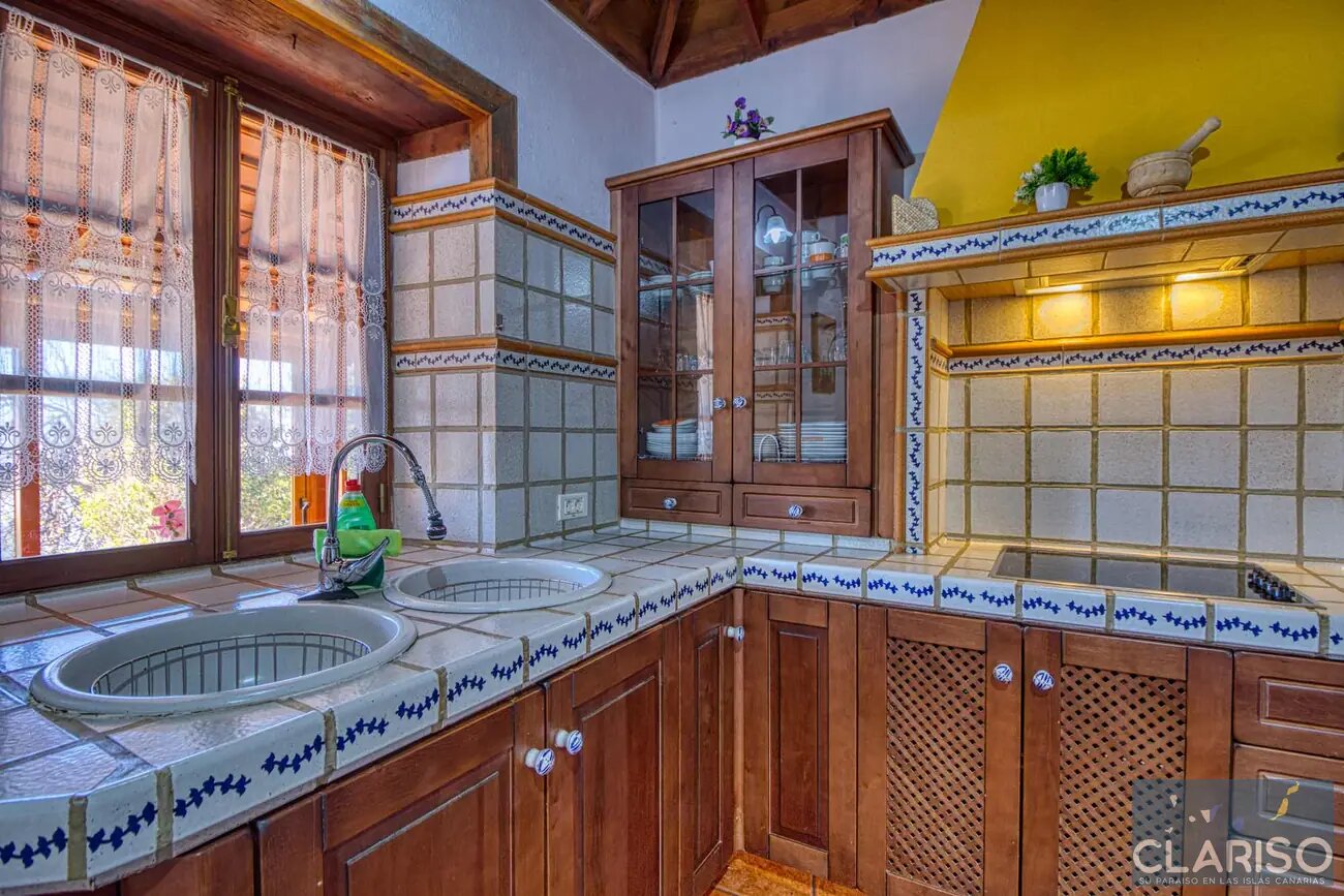 Villa El Rodadero: Ferienhaus mit verglaster Panoramaterrasse und Pool in Puntagorda auf La Palma