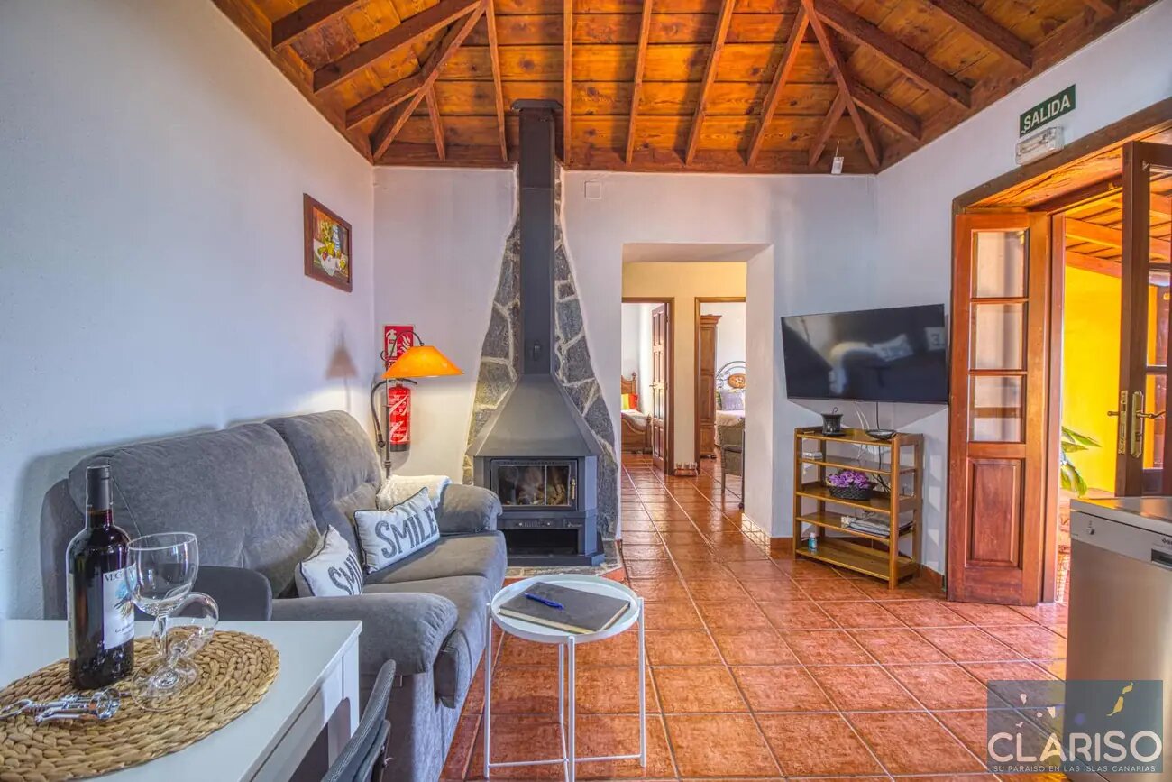 Villa El Rodadero: Ferienhaus mit verglaster Panoramaterrasse und Pool in Puntagorda auf La Palma