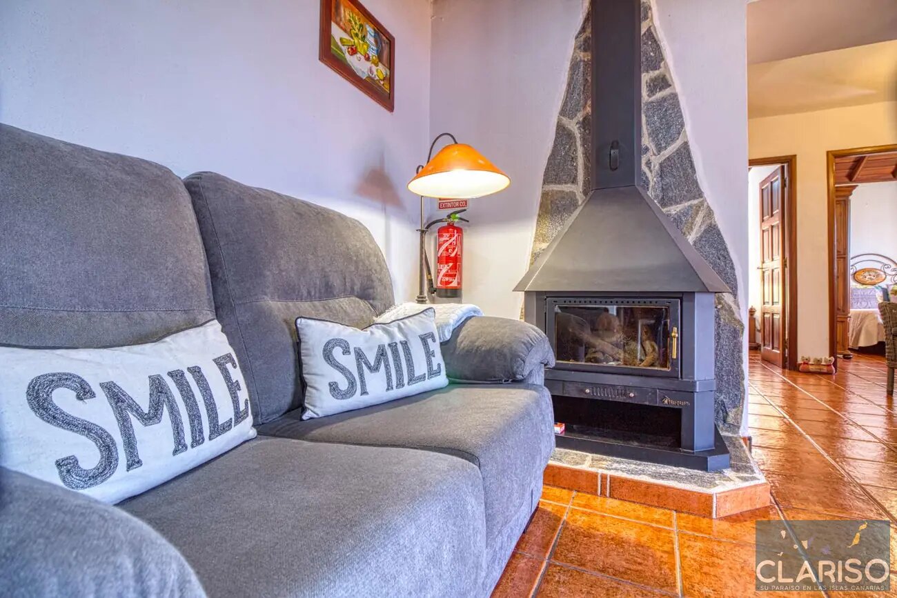 Villa El Rodadero: Ferienhaus mit verglaster Panoramaterrasse und Pool in Puntagorda auf La Palma