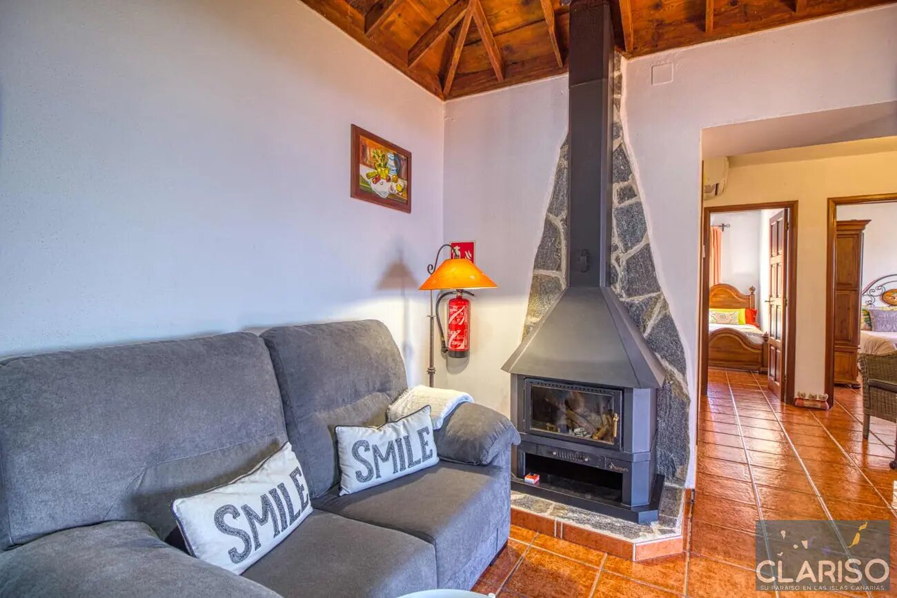 Villa El Rodadero: Ferienhaus mit verglaster Panoramaterrasse und Pool in Puntagorda auf La Palma