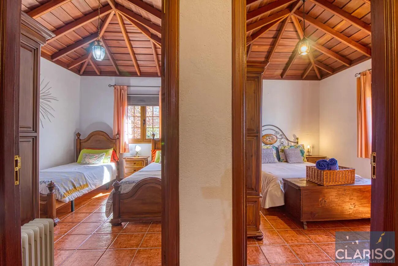 Villa El Rodadero: Ferienhaus mit verglaster Panoramaterrasse und Pool in Puntagorda auf La Palma