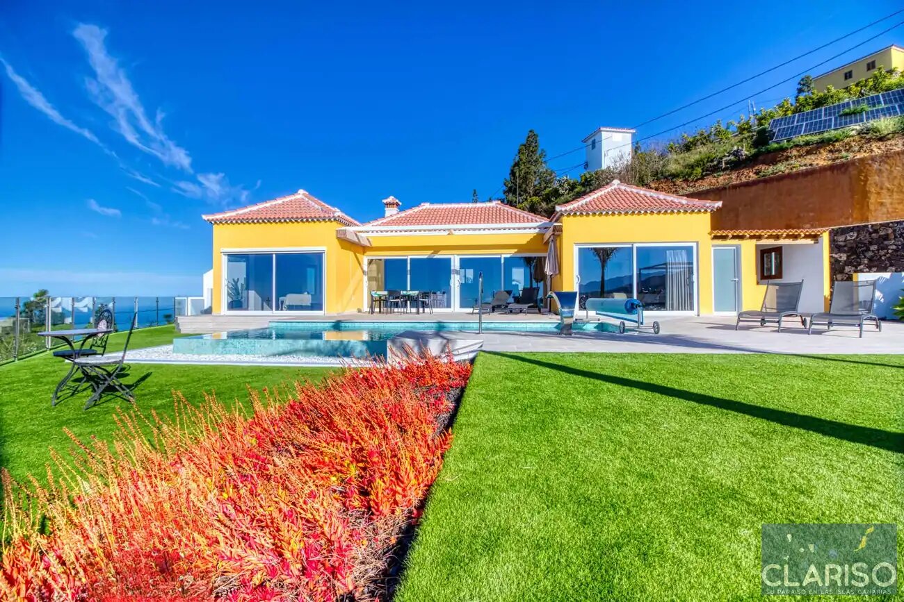 Villa Maraja: Neubau-Villa mit nachhaltigem Energiesystem und Meerblick in Tijarafe auf La Palma