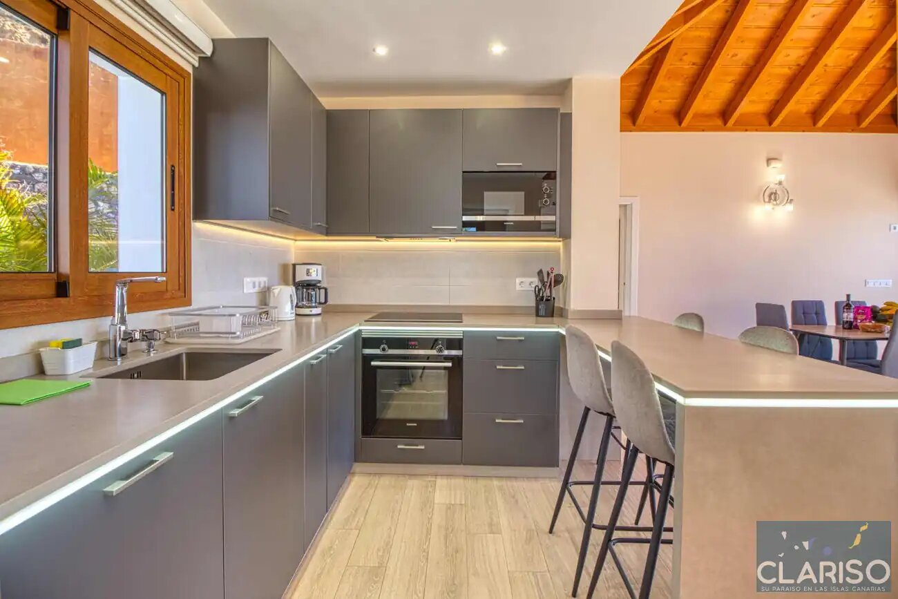 Villa Maraja: Neubau-Villa mit nachhaltigem Energiesystem und Meerblick in Tijarafe auf La Palma