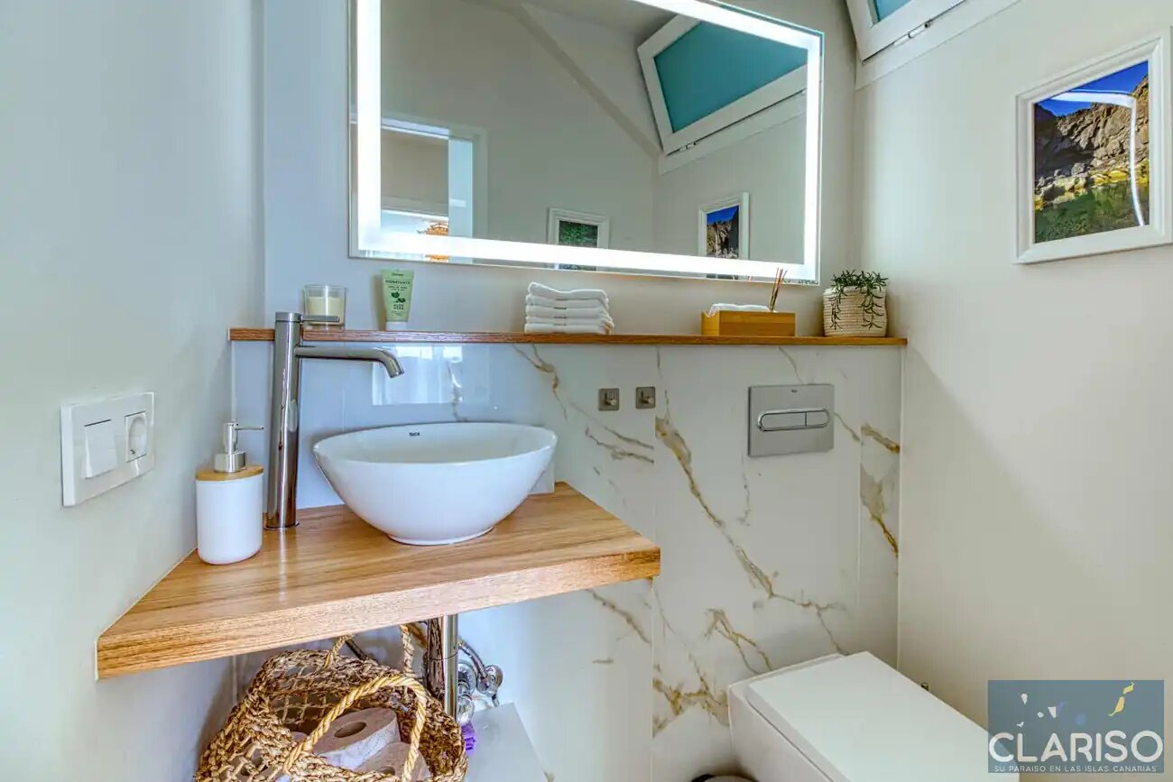 Casa Lamargarita: Aufwendig renoviertes Stadthaus mit begehbarer Dusche in Tazacorte auf La Palma