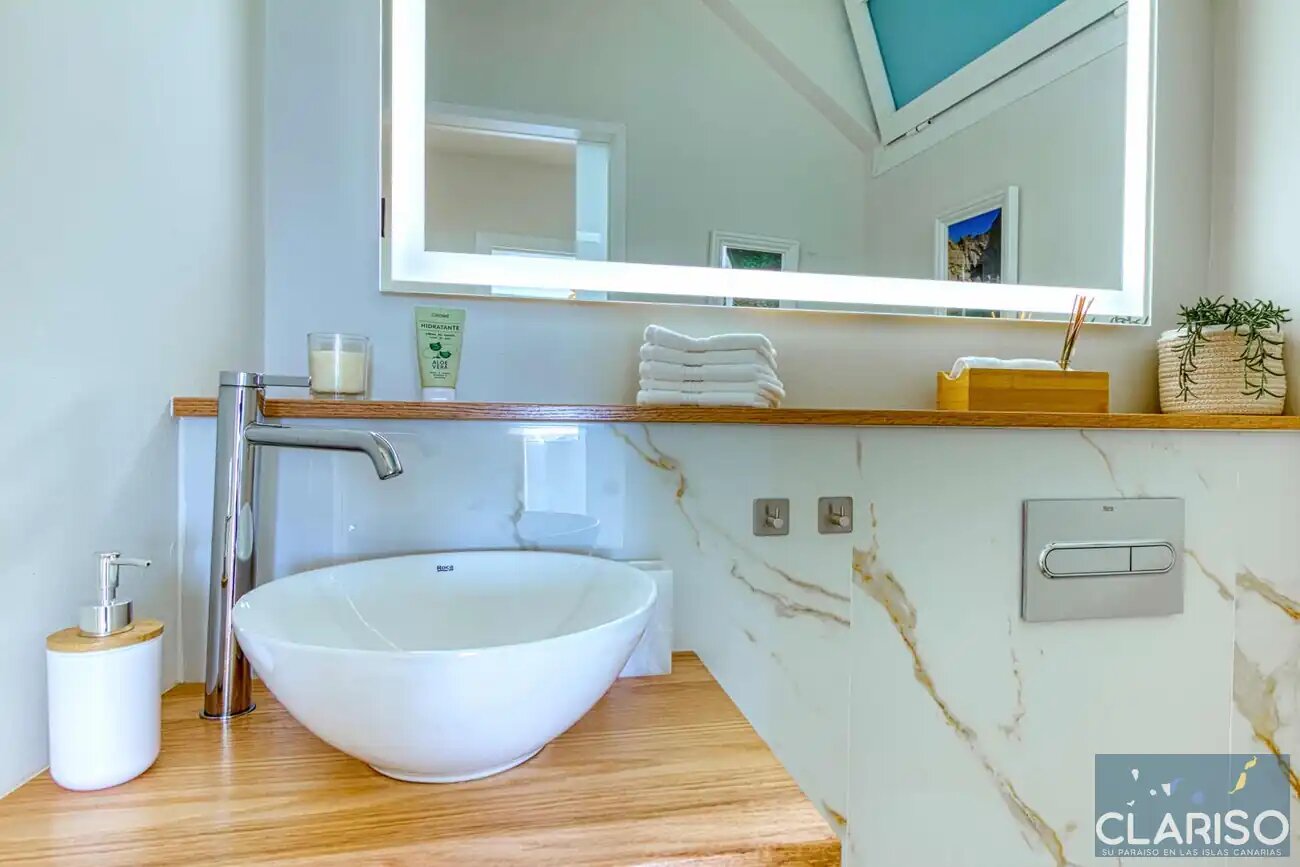 Casa Lamargarita: Aufwendig renoviertes Stadthaus mit begehbarer Dusche in Tazacorte auf La Palma