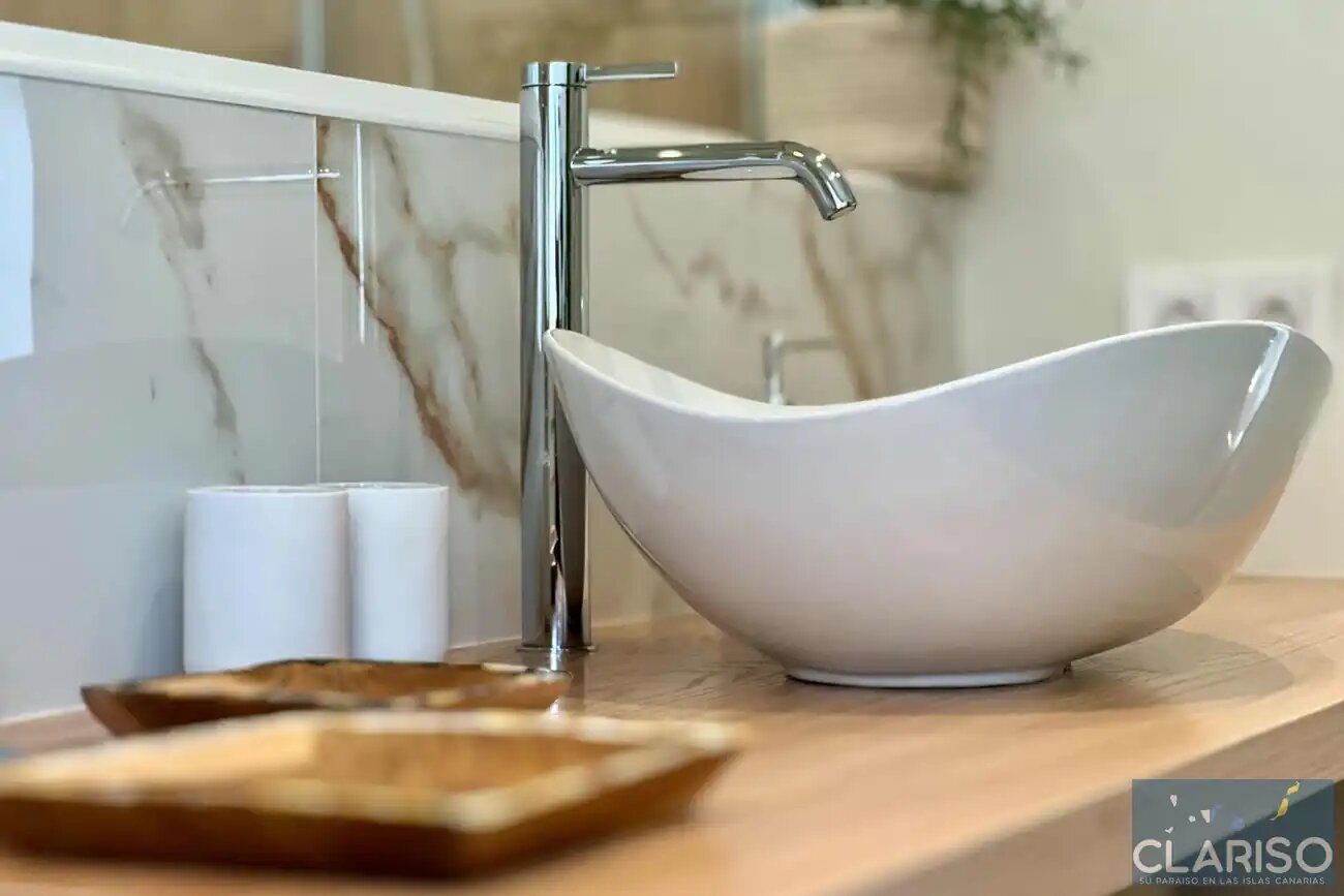 Casa Lamargarita: Aufwendig renoviertes Stadthaus mit begehbarer Dusche in Tazacorte auf La Palma