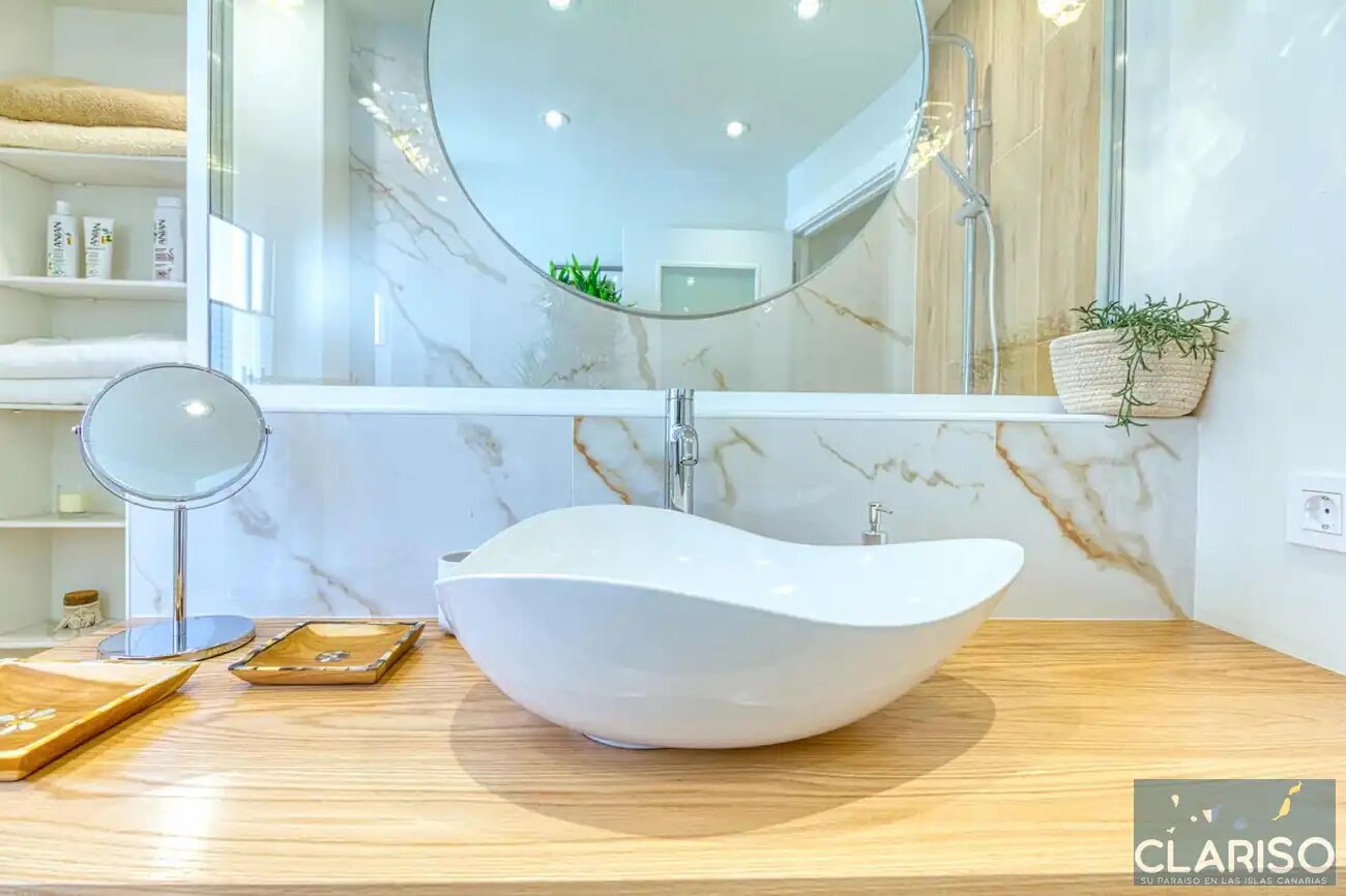 Casa Lamargarita: Aufwendig renoviertes Stadthaus mit begehbarer Dusche in Tazacorte auf La Palma