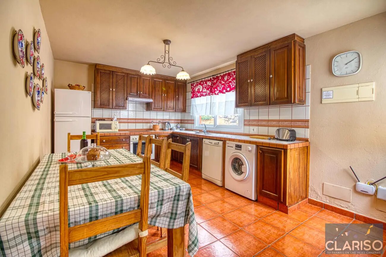 Villa Cerca Amarilla: Ferienhaus mit Meerblick und Vulkanpanorama auf der obersten Terrasse in El Paso auf La Palma