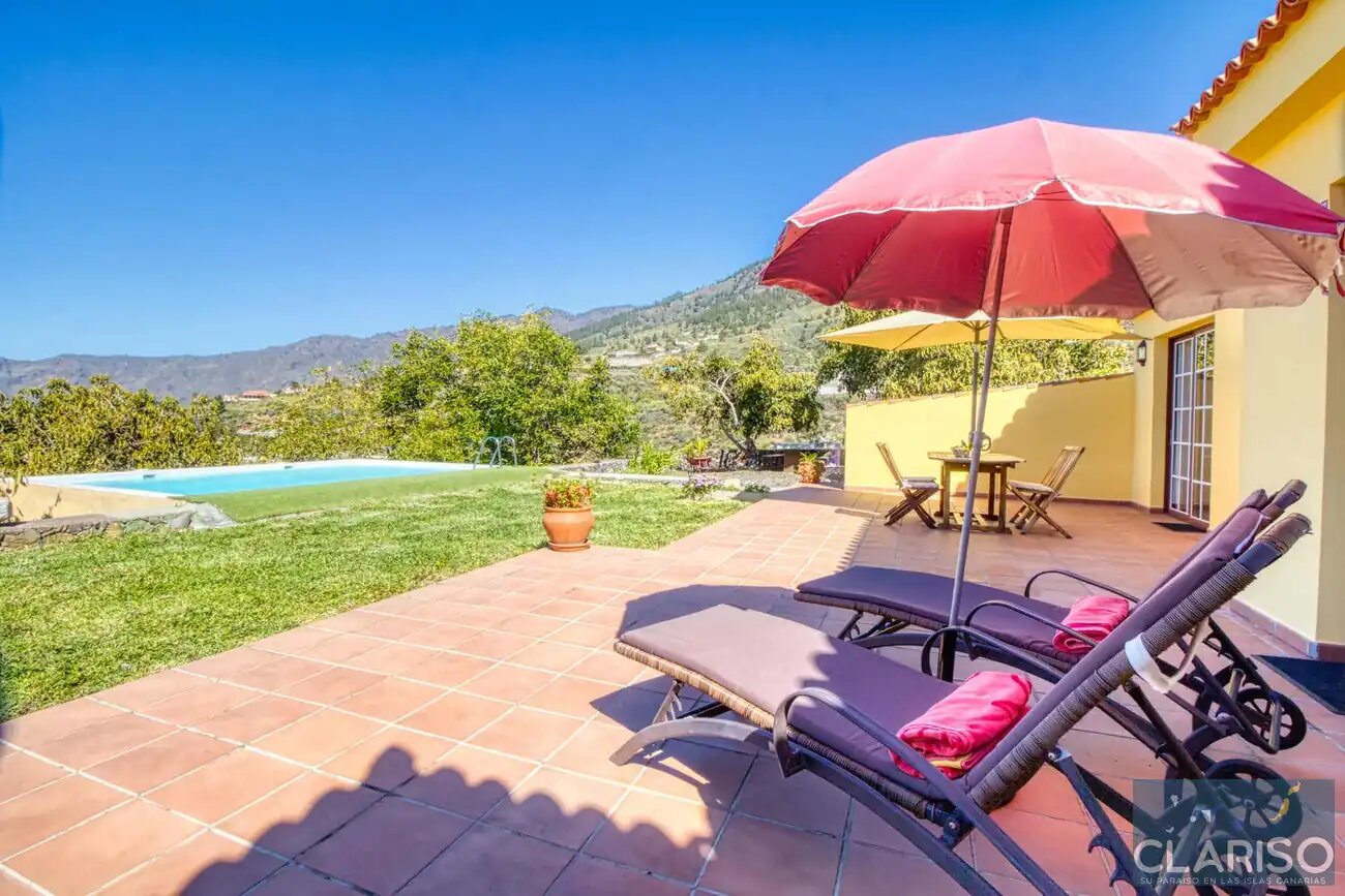 Casa El Salto: Ferienhaus auf einer Avocadofinca mit Pool in Los Llanos de Aridane auf La Palma