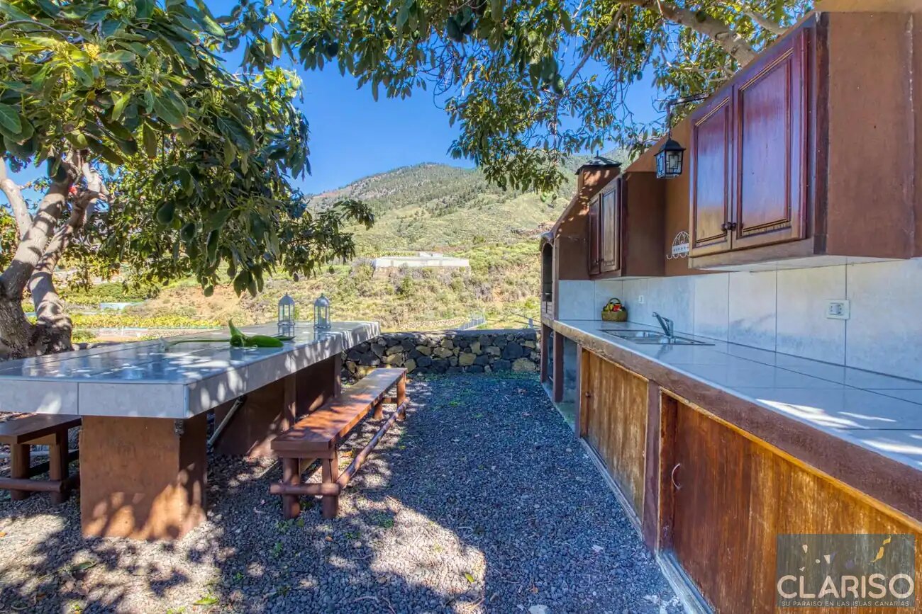 Casa El Salto: Ferienhaus auf einer Avocadofinca mit Pool in Los Llanos de Aridane auf La Palma