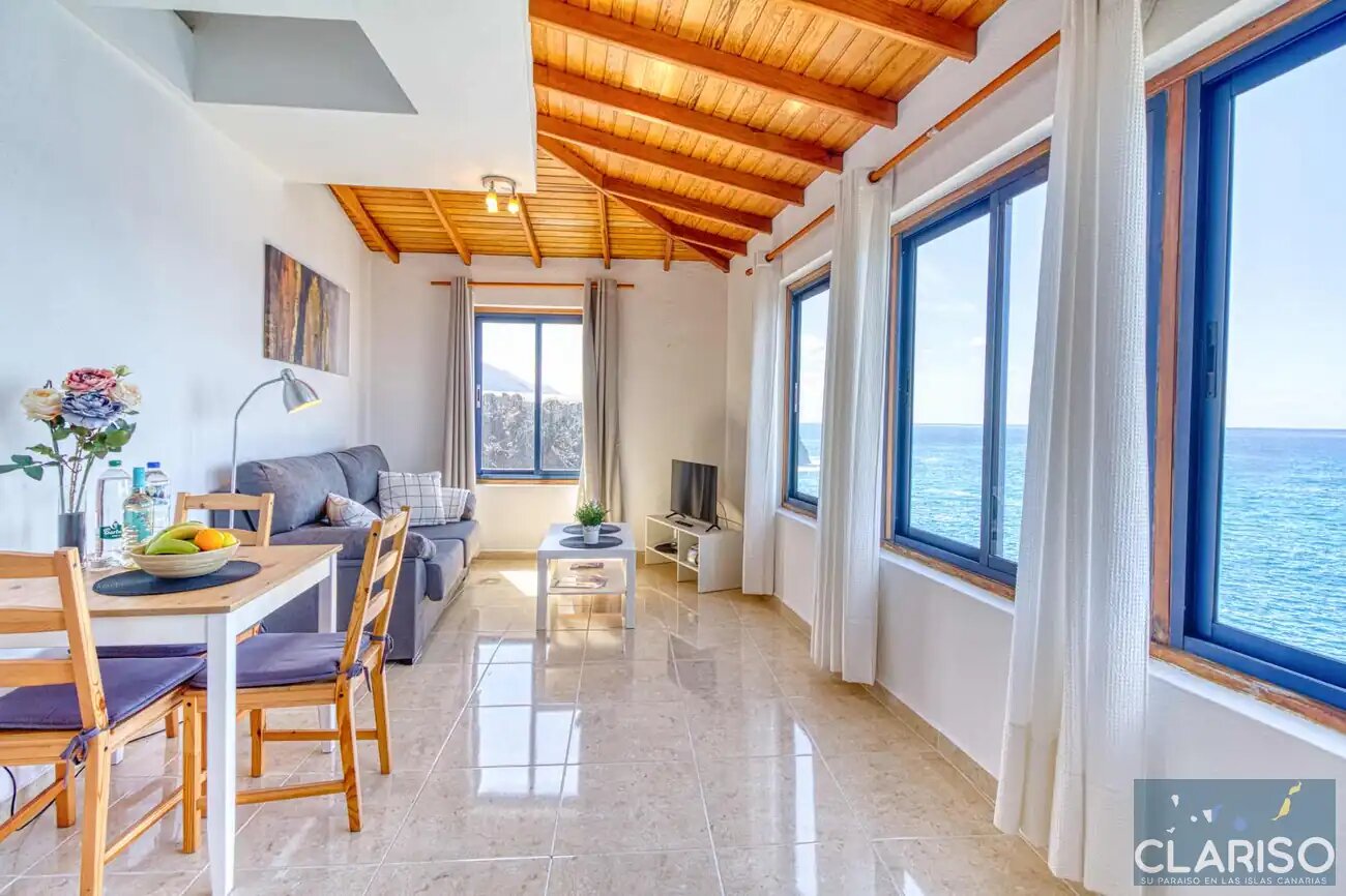 Apartamentos La Bayana 8: Ferienwohnung mit bestem Meerblick direkt am Atlantik nahe Puerto Naos auf La Palma