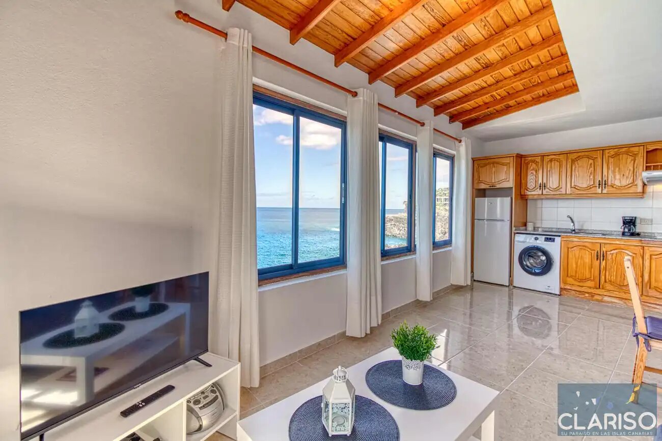 Apartamentos La Bayana 8: Ferienwohnung mit bestem Meerblick direkt am Atlantik nahe Puerto Naos auf La Palma