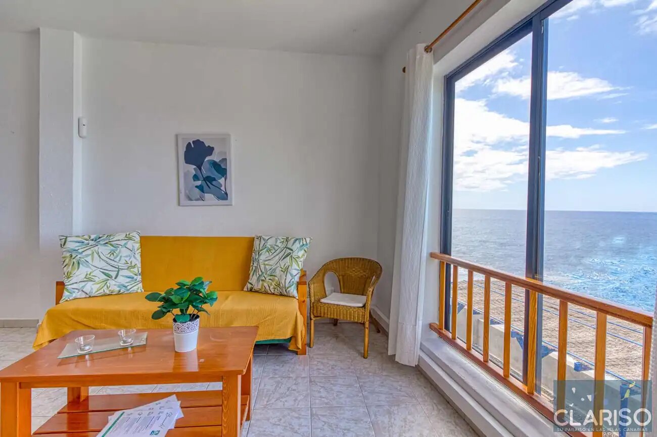 Apartamentos La Bayana 4: Ferienwohnung mit privatem Garten direkt am Atlantik nahe Puerto Naos auf La Palma