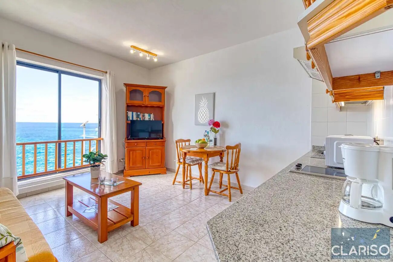 Apartamentos La Bayana 4: Ferienwohnung mit privatem Garten direkt am Atlantik nahe Puerto Naos auf La Palma