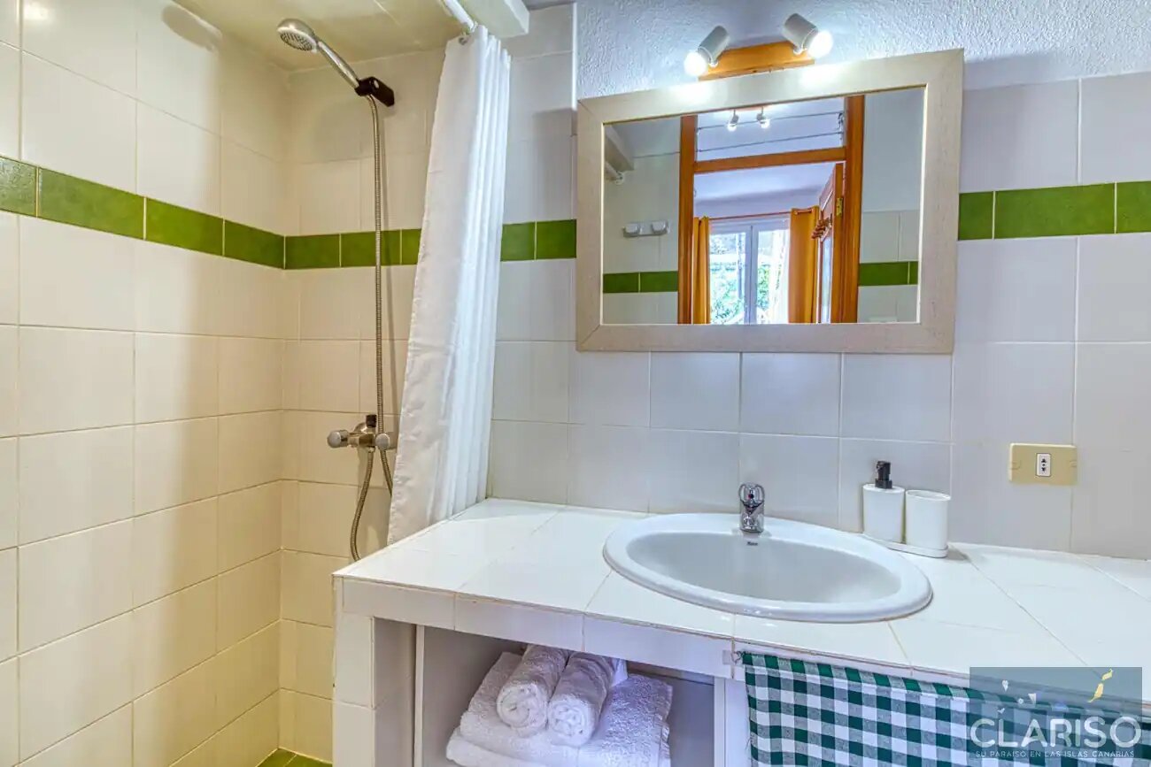 Apartamentos La Bayana 4: Ferienwohnung mit privatem Garten direkt am Atlantik nahe Puerto Naos auf La Palma