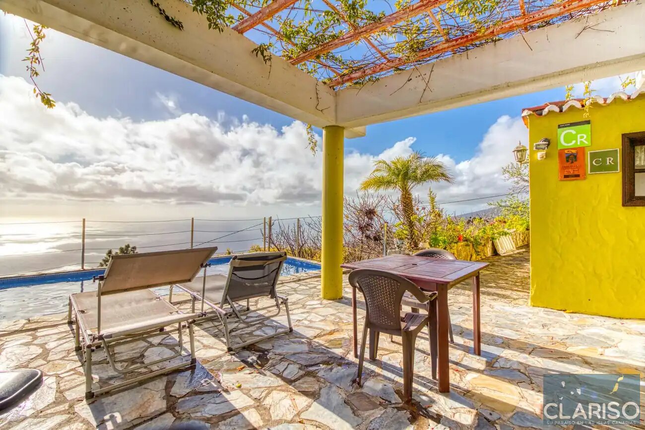 Casa Rural Emilia: Kanarisches Steinhaus mit Holzdecken und Pool auf 718 m in Tijarafe auf La Palma