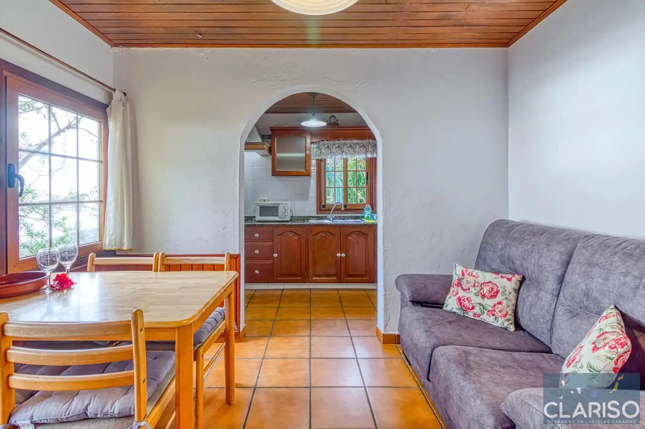 Casa Rural Emilia: Kanarisches Steinhaus mit Holzdecken und Pool auf 718 m in Tijarafe auf La Palma