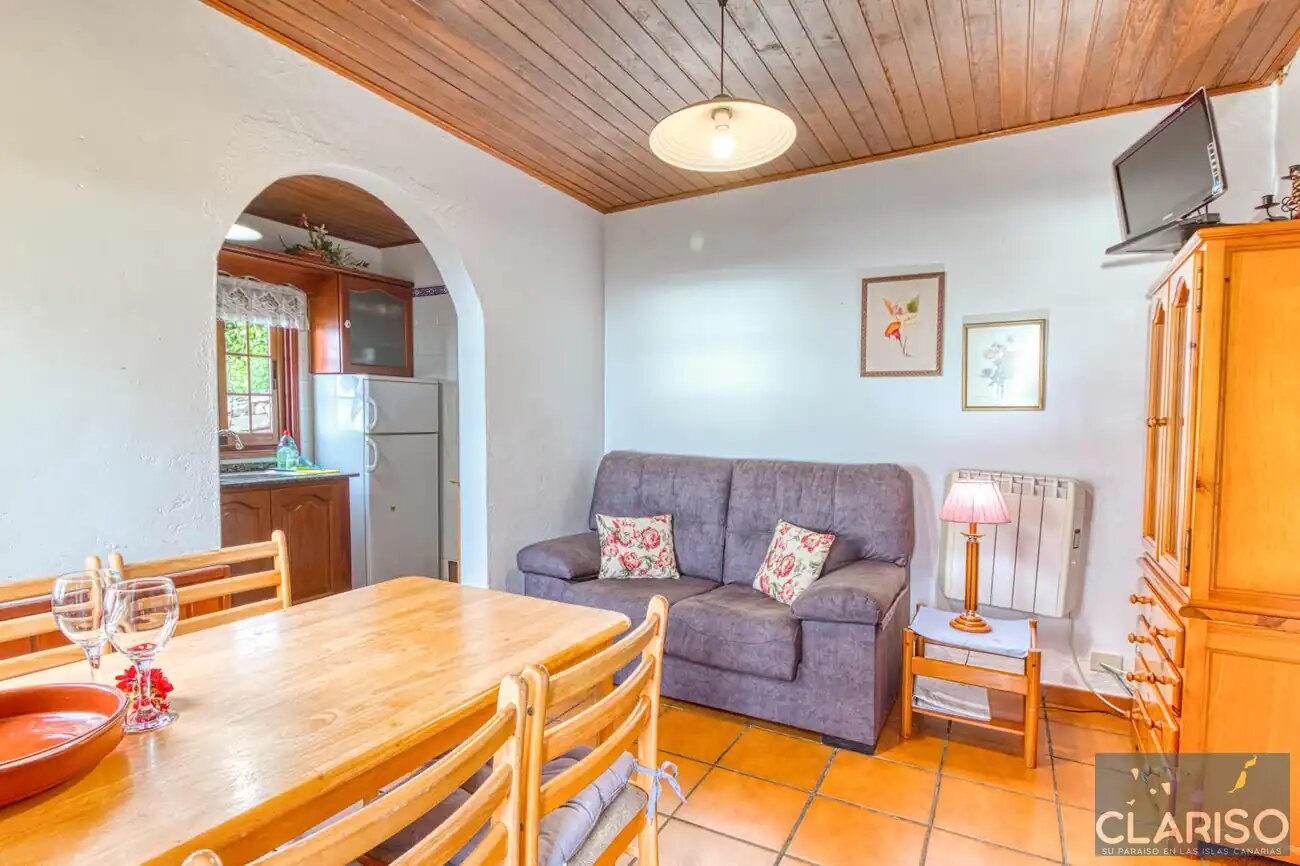 Casa Rural Emilia: Kanarisches Steinhaus mit Holzdecken und Pool auf 718 m in Tijarafe auf La Palma