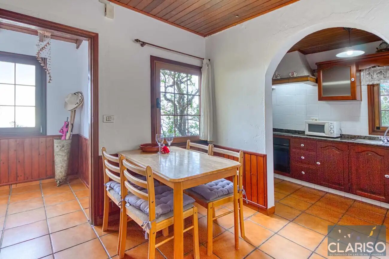 Casa Rural Emilia: Kanarisches Steinhaus mit Holzdecken und Pool auf 718 m in Tijarafe auf La Palma