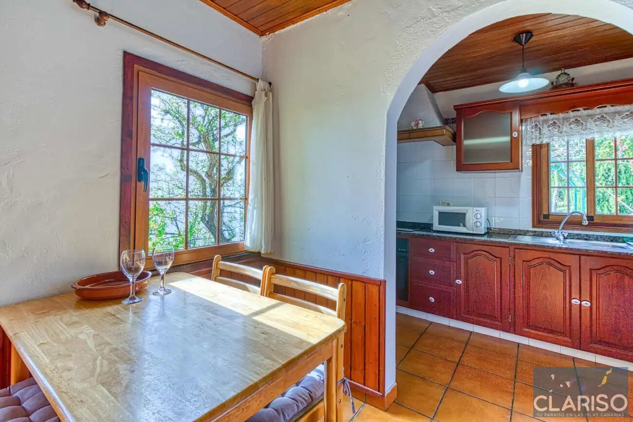 Casa Rural Emilia: Kanarisches Steinhaus mit Holzdecken und Pool auf 718 m in Tijarafe auf La Palma