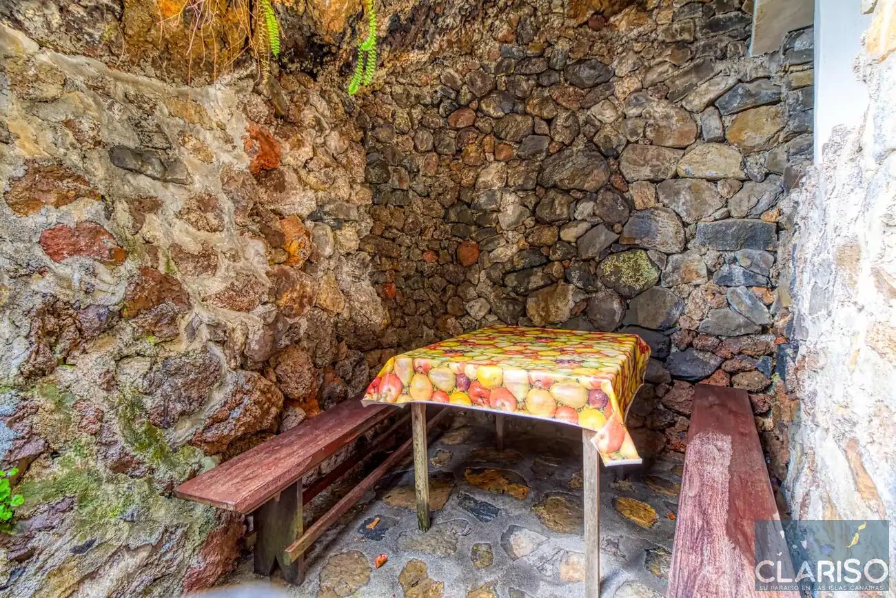 Casa Rural Emilia: Kanarisches Steinhaus mit Holzdecken und Pool auf 718 m in Tijarafe auf La Palma
