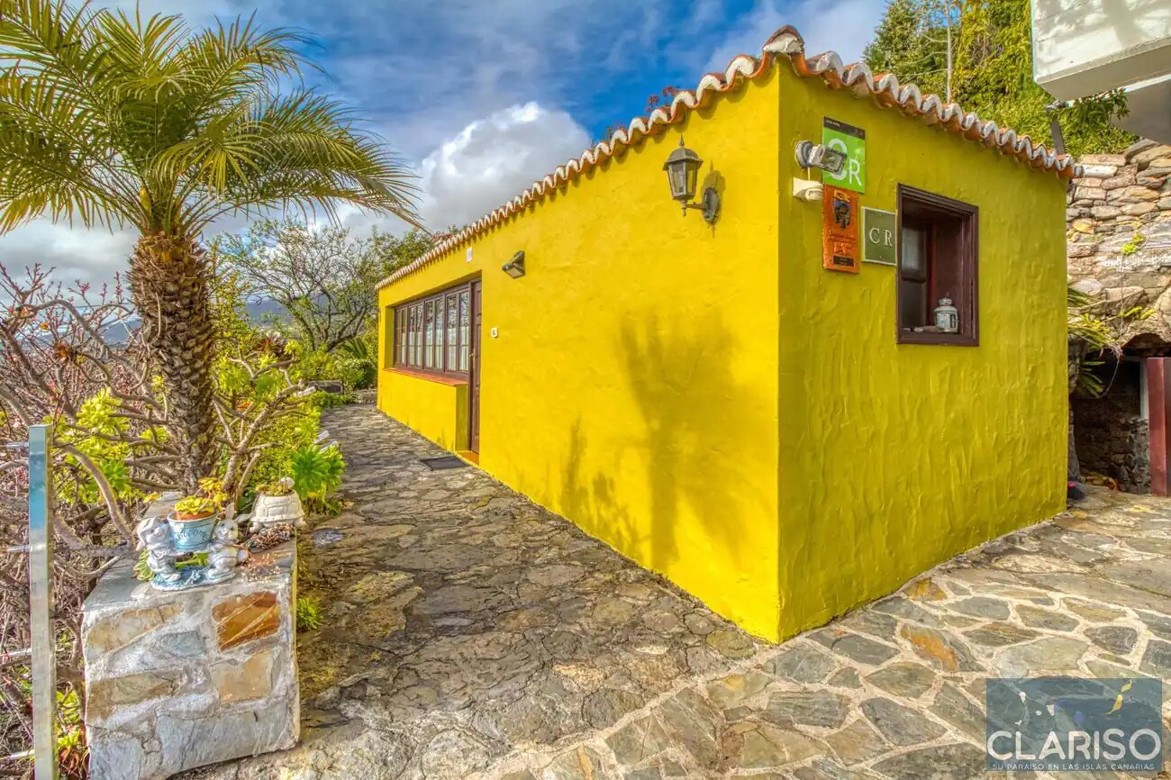 Casa Rural Emilia: Kanarisches Steinhaus mit Holzdecken und Pool auf 718 m in Tijarafe auf La Palma