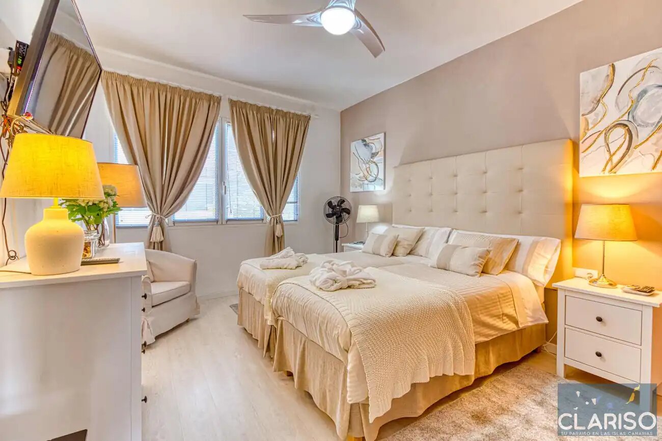 Casa Montserrat: Stadthaus mit privater Garage und 100 m² Dachterrasse in Los Llanos de Aridane auf La Palma