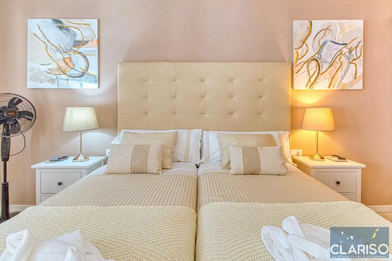 Casa Montserrat: Stadthaus mit privater Garage und 100 m² Dachterrasse in Los Llanos de Aridane auf La Palma