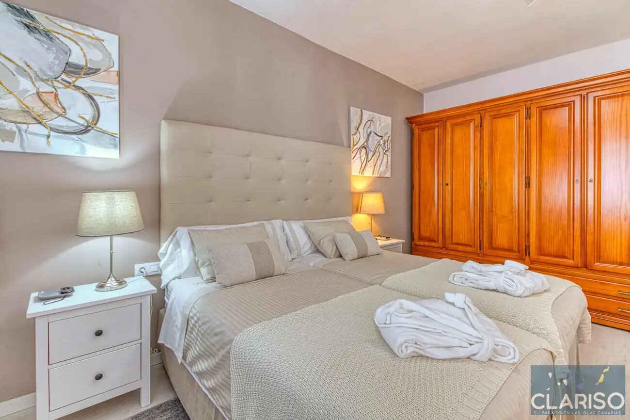 Casa Montserrat: Stadthaus mit privater Garage und 100 m² Dachterrasse in Los Llanos de Aridane auf La Palma