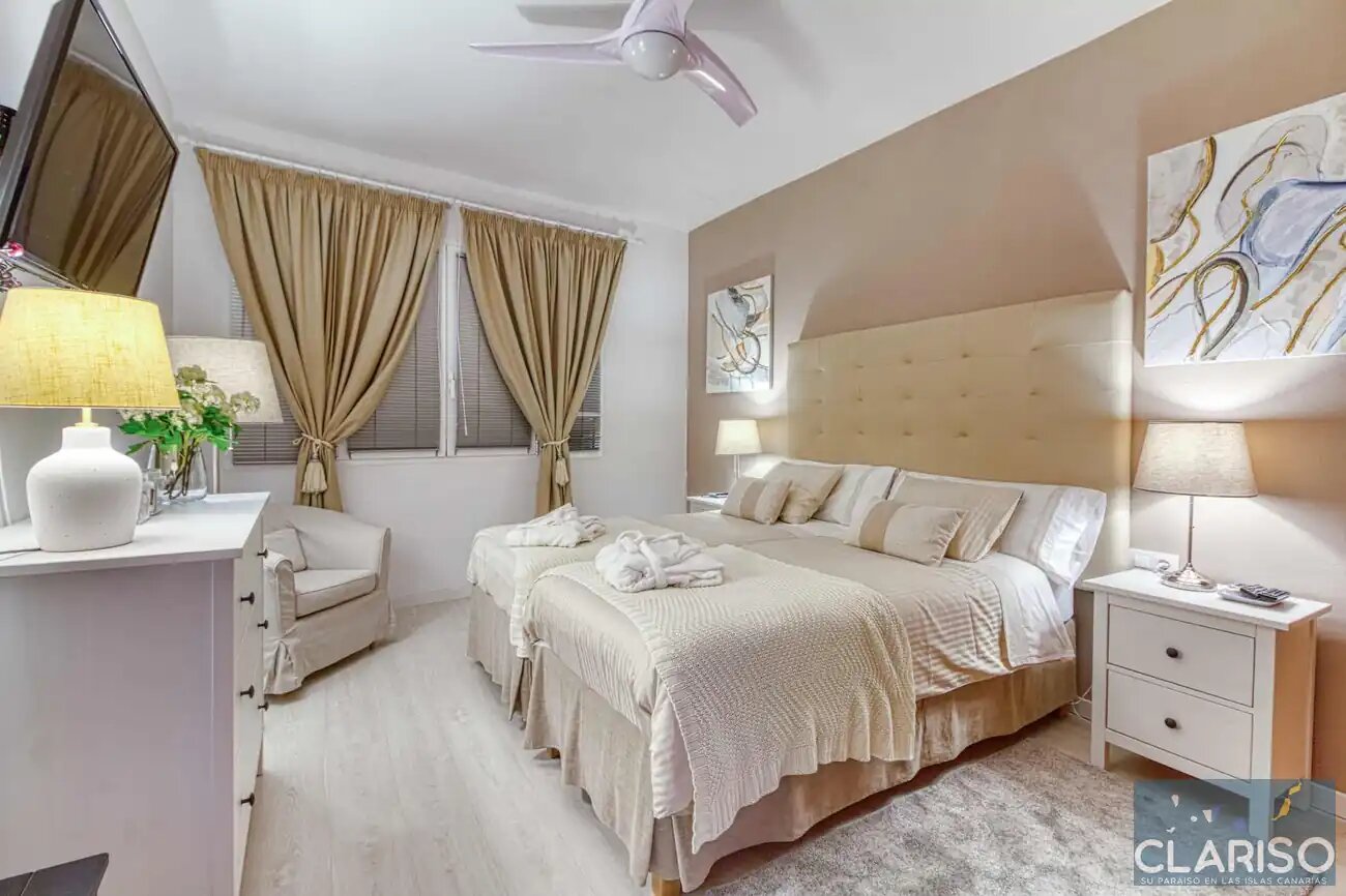 Casa Montserrat: Stadthaus mit privater Garage und 100 m² Dachterrasse in Los Llanos de Aridane auf La Palma