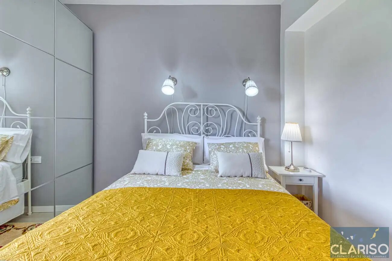 Casa Montserrat: Stadthaus mit privater Garage und 100 m² Dachterrasse in Los Llanos de Aridane auf La Palma