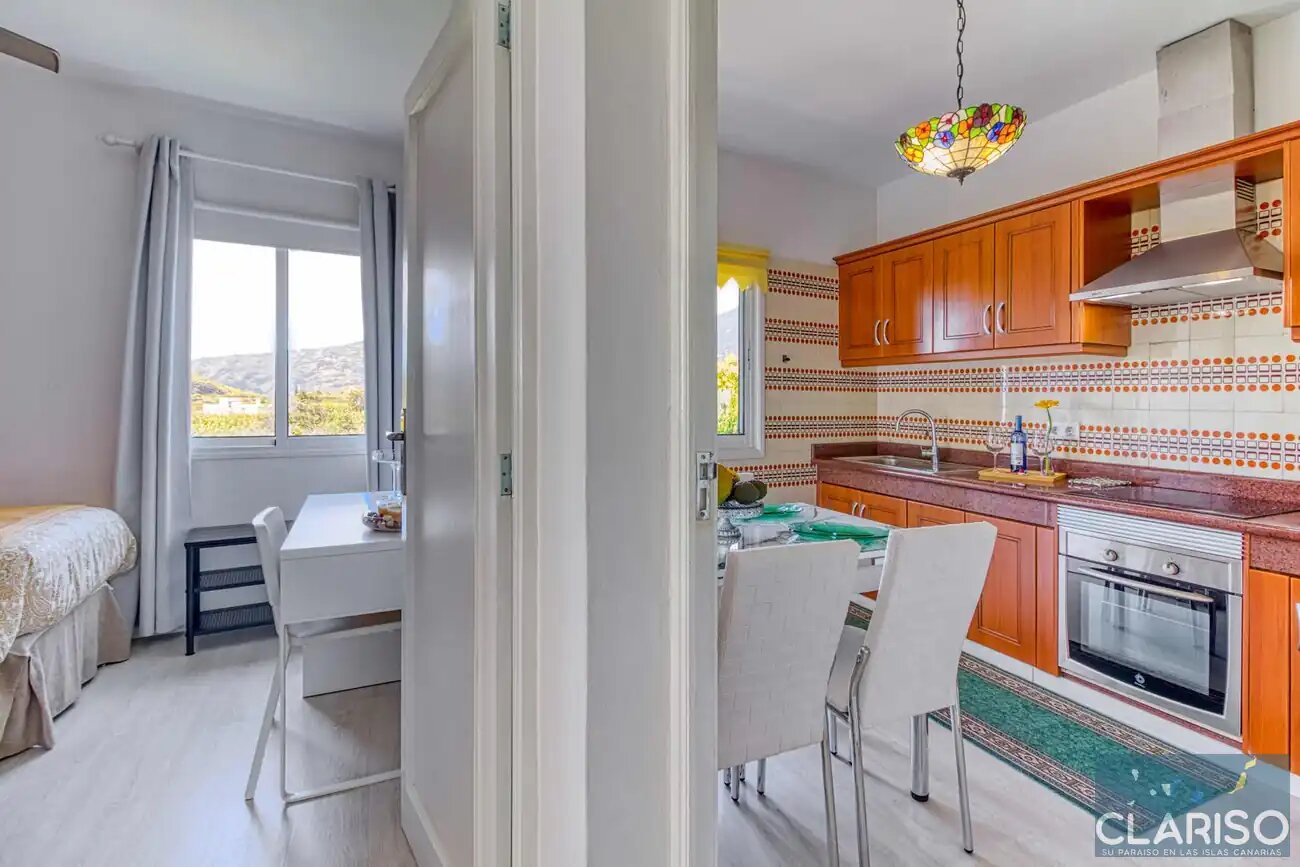 Casa Montserrat: Stadthaus mit privater Garage und 100 m² Dachterrasse in Los Llanos de Aridane auf La Palma