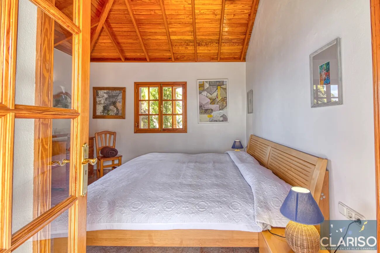 Finca Tijarafe: Ferienhaus mit Holzdecken, Zentralheizung und überdachtem Pool inklusive in Tijarafe auf La Palma