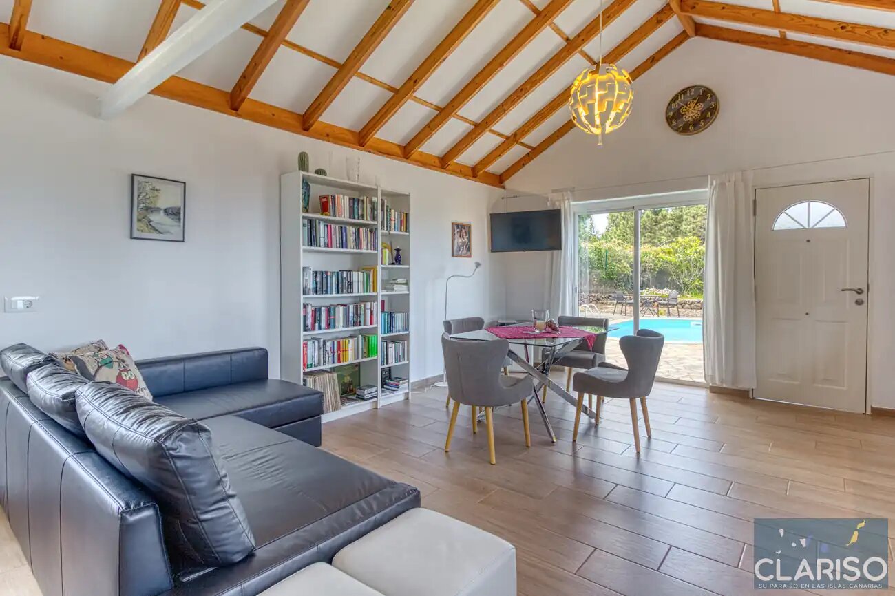 Casa Mesigresi: Ehemalige Schreinerei als Designferienhaus mit solargeheiztem Pool in Puntagorda auf La Palma
