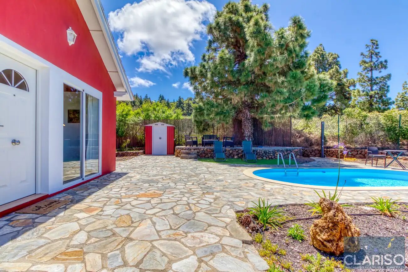 Casa Mesigresi: Ehemalige Schreinerei als Designferienhaus mit solargeheiztem Pool in Puntagorda auf La Palma