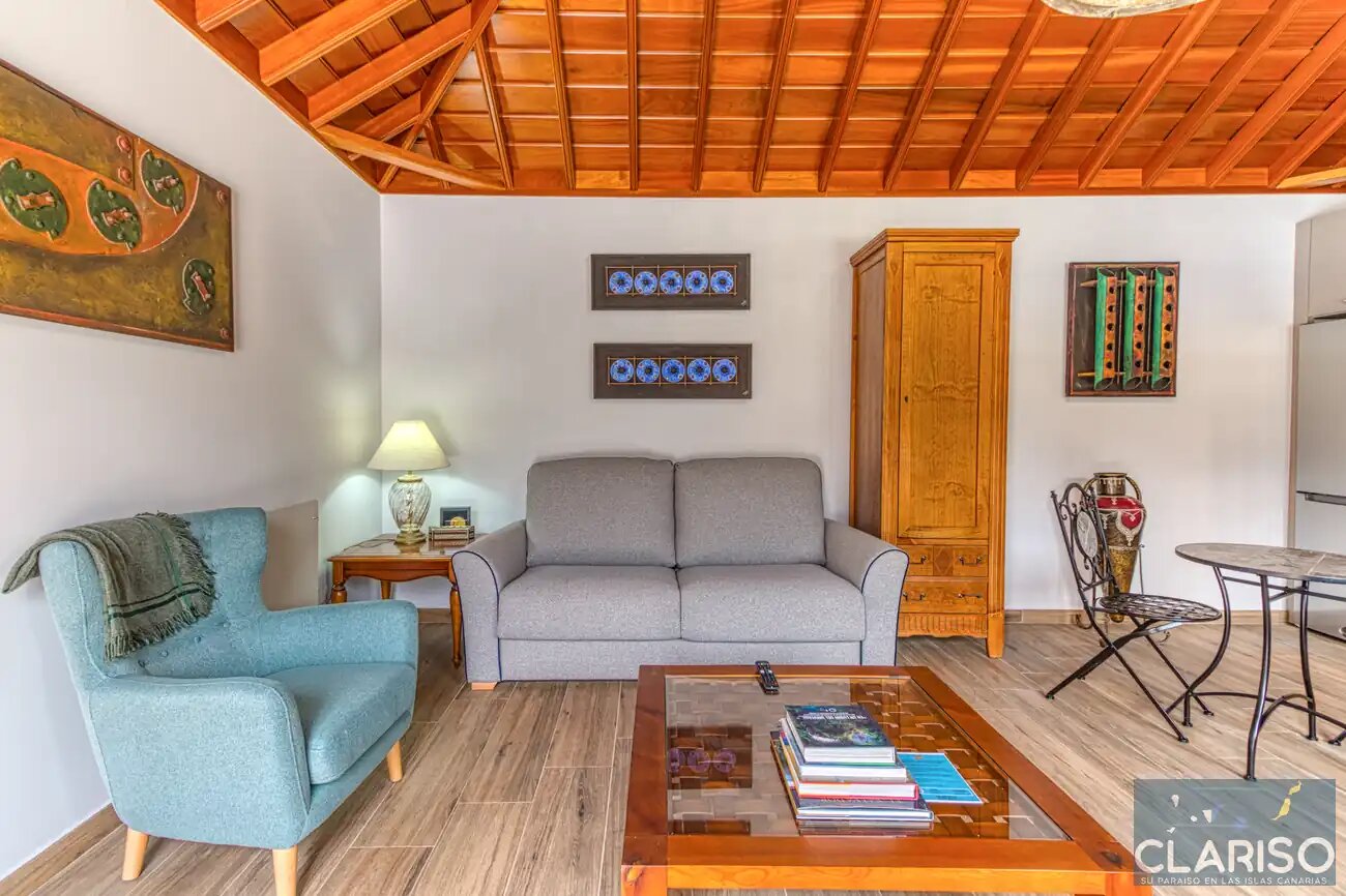 Casa David Villas Morera: Neugebautes Ferienhaus mit solargeheiztem Pool unter Montaña de la Breña in Breña Baja auf La Palma