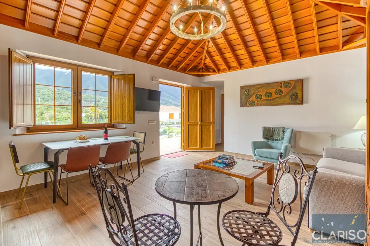 Casa David Villas Morera: Neugebautes Ferienhaus mit solargeheiztem Pool unter Montaña de la Breña in Breña Baja auf La Palma