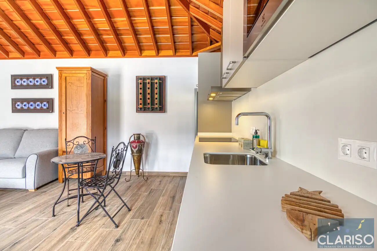 Casa David Villas Morera: Neugebautes Ferienhaus mit solargeheiztem Pool unter Montaña de la Breña in Breña Baja auf La Palma