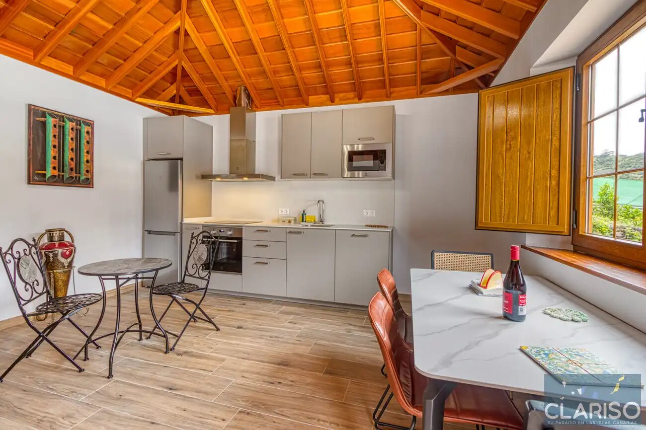 Casa David Villas Morera: Neugebautes Ferienhaus mit solargeheiztem Pool unter Montaña de la Breña in Breña Baja auf La Palma