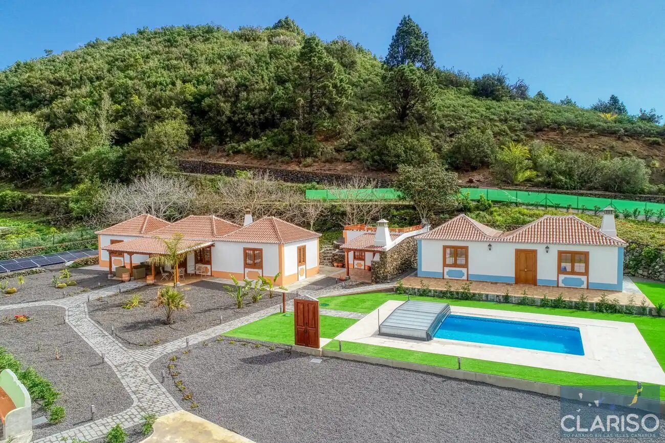 Casa David Villas Morera: Neugebautes Ferienhaus mit solargeheiztem Pool unter Montaña de la Breña in Breña Baja auf La Palma
