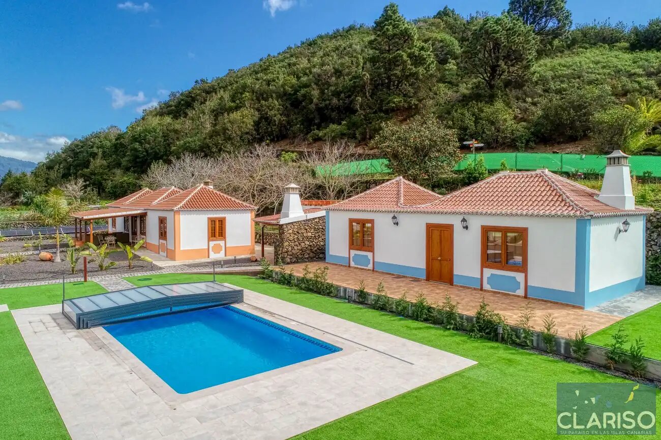 Casa David Villas Morera: Neugebautes Ferienhaus mit solargeheiztem Pool unter Montaña de la Breña in Breña Baja auf La Palma