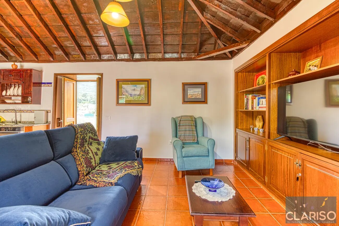 Casa Teresa Villas Morera: Kanarisches Steinhaus mit Holzdecken und solargeheiztem Pool in Breña Baja auf La Palma