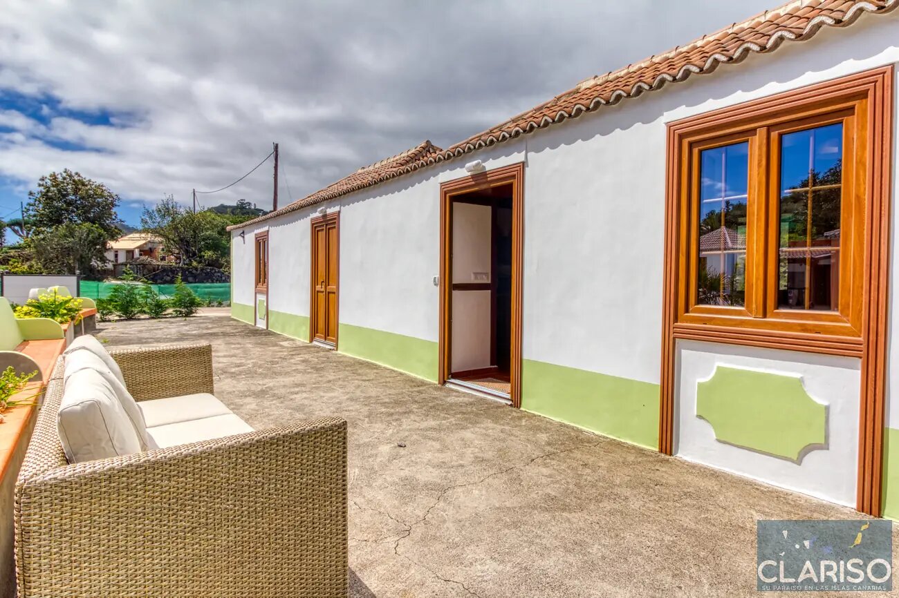 Casa Teresa Villas Morera: Kanarisches Steinhaus mit Holzdecken und solargeheiztem Pool in Breña Baja auf La Palma