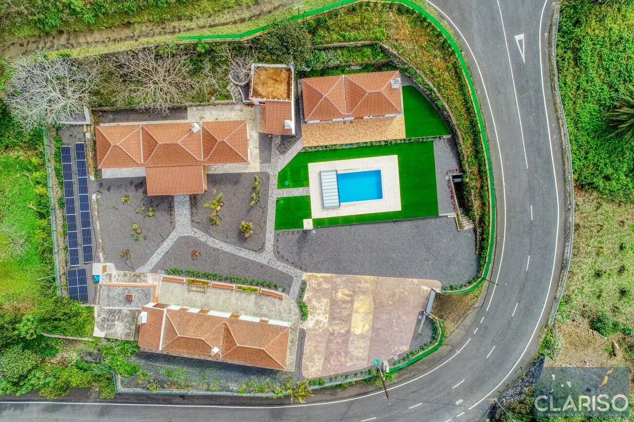 Casa Teresa Villas Morera: Kanarisches Steinhaus mit Holzdecken und solargeheiztem Pool in Breña Baja auf La Palma