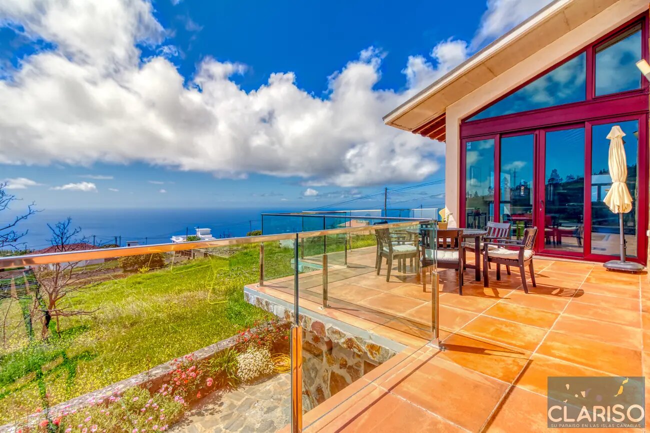 Casa El Peral: Architektenhaus mit Panoramaterrasse und getrennten Schlafflügeln in Puntagorda auf La Palma