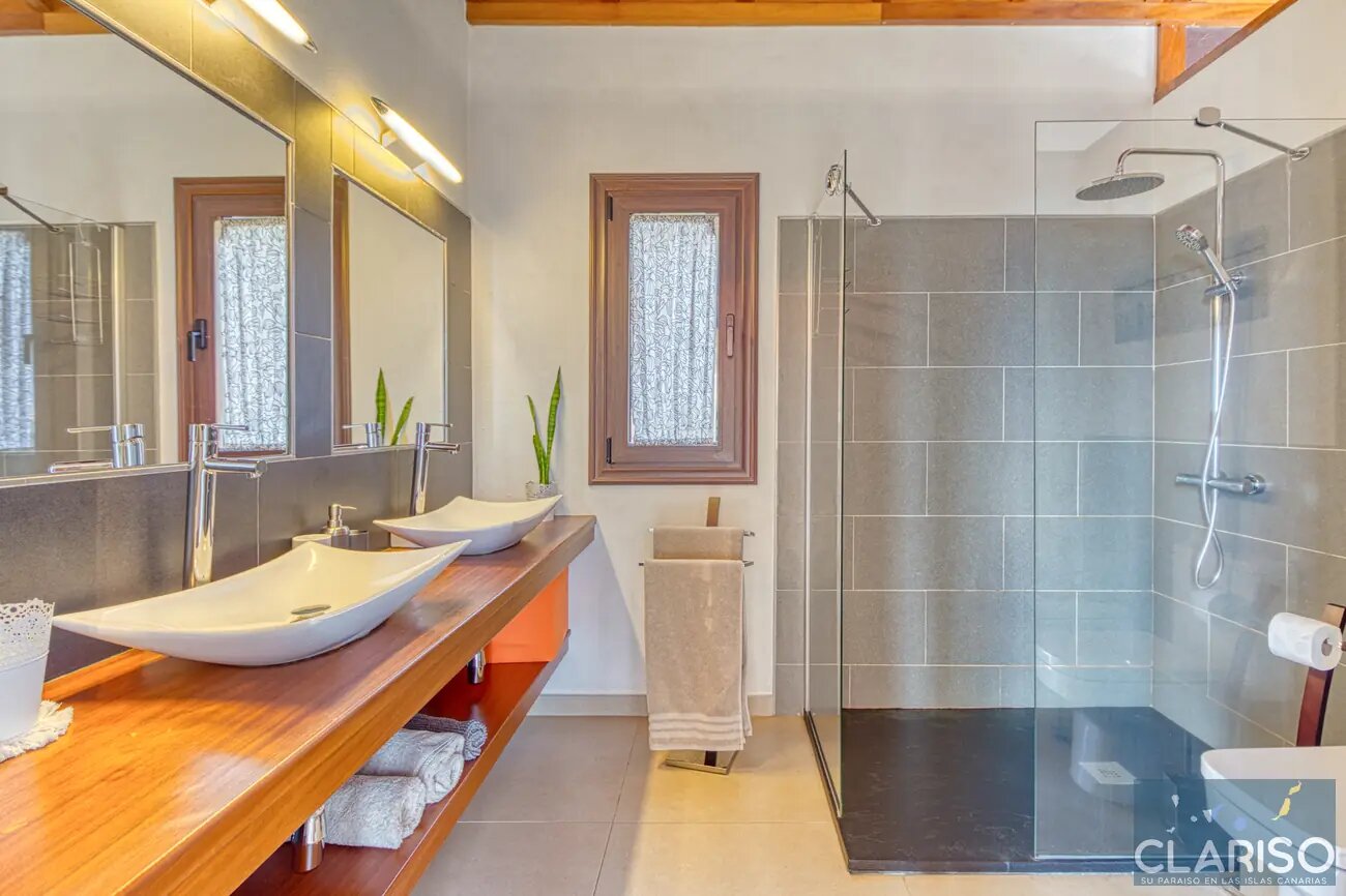 Casa El Peral: Architektenhaus mit Panoramaterrasse und getrennten Schlafflügeln in Puntagorda auf La Palma